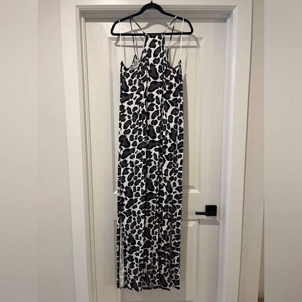 Thyme maternity animal print maxi dress with slit and thing waist belt,size XL